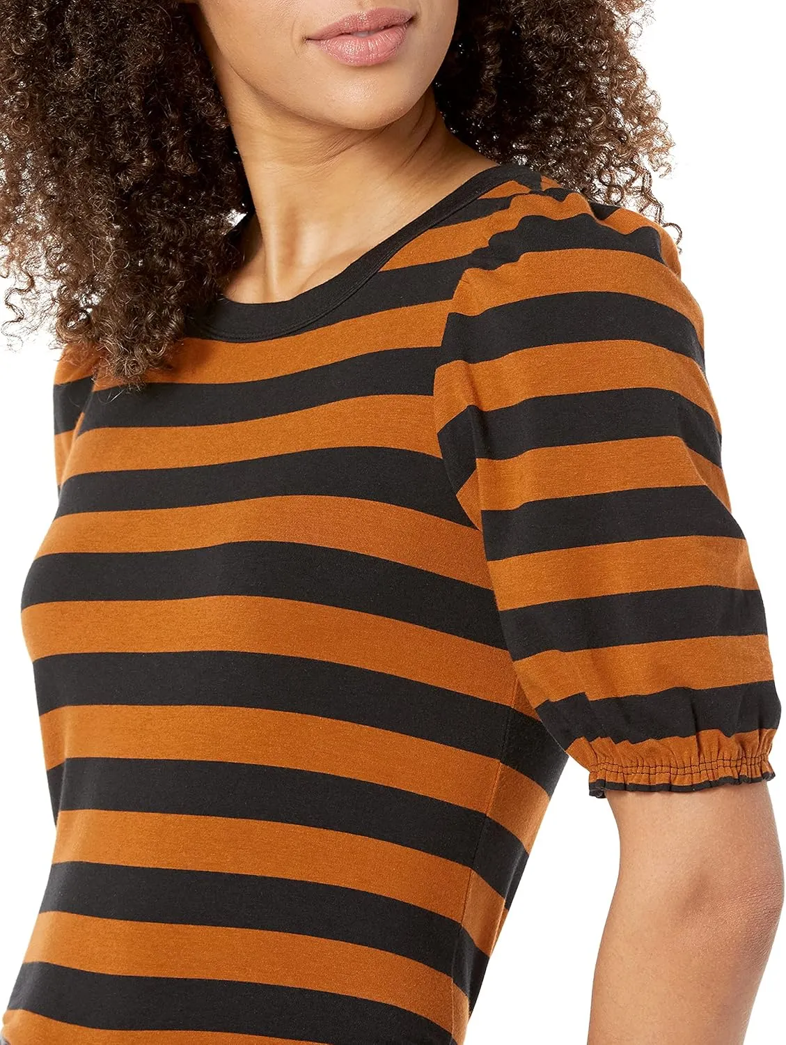 Amazon Essentials Women's Regular-Fit Puff Short-Sleeve Crewneck T-Shirt