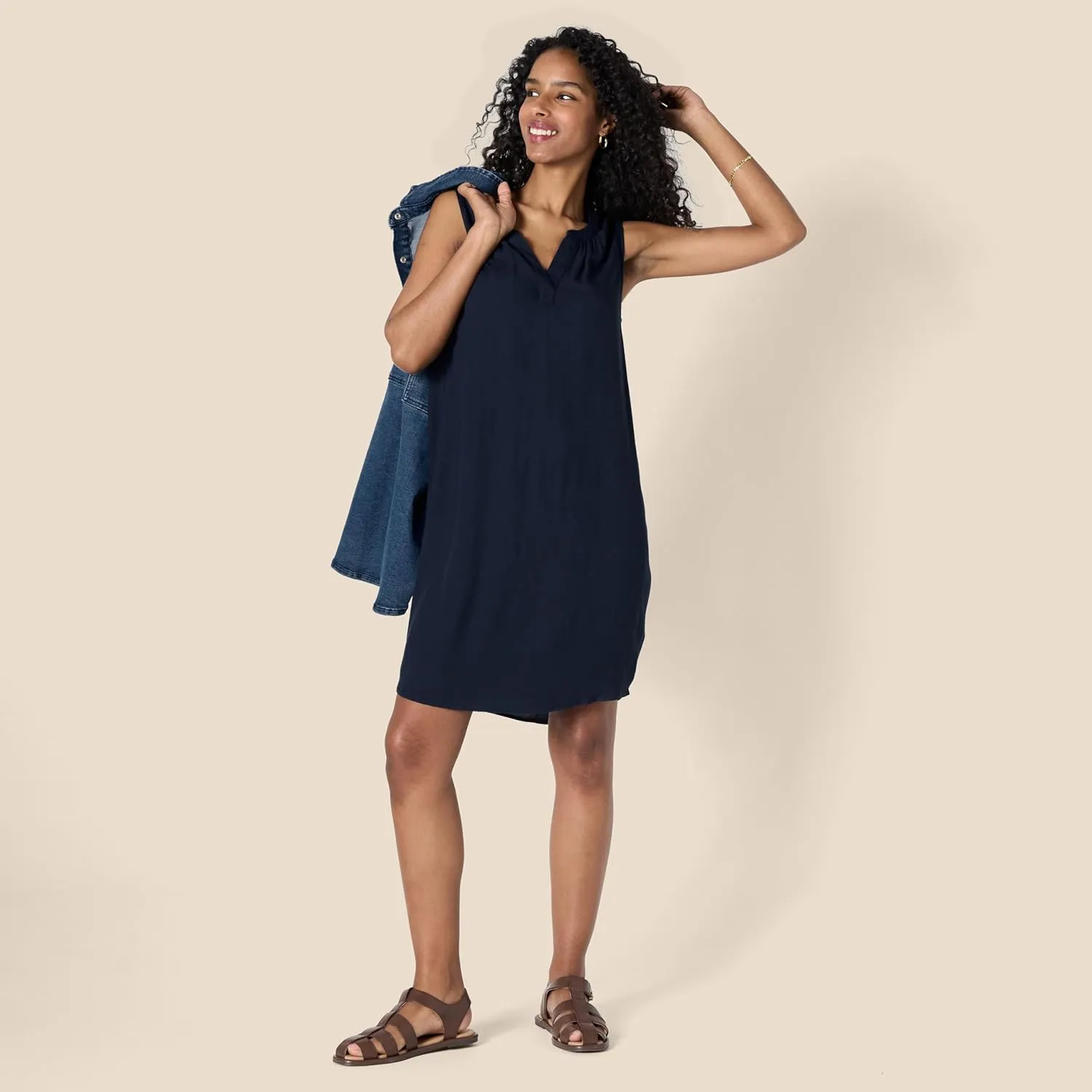 Amazon Essentials Women's Sleeveless Woven Shift Dress