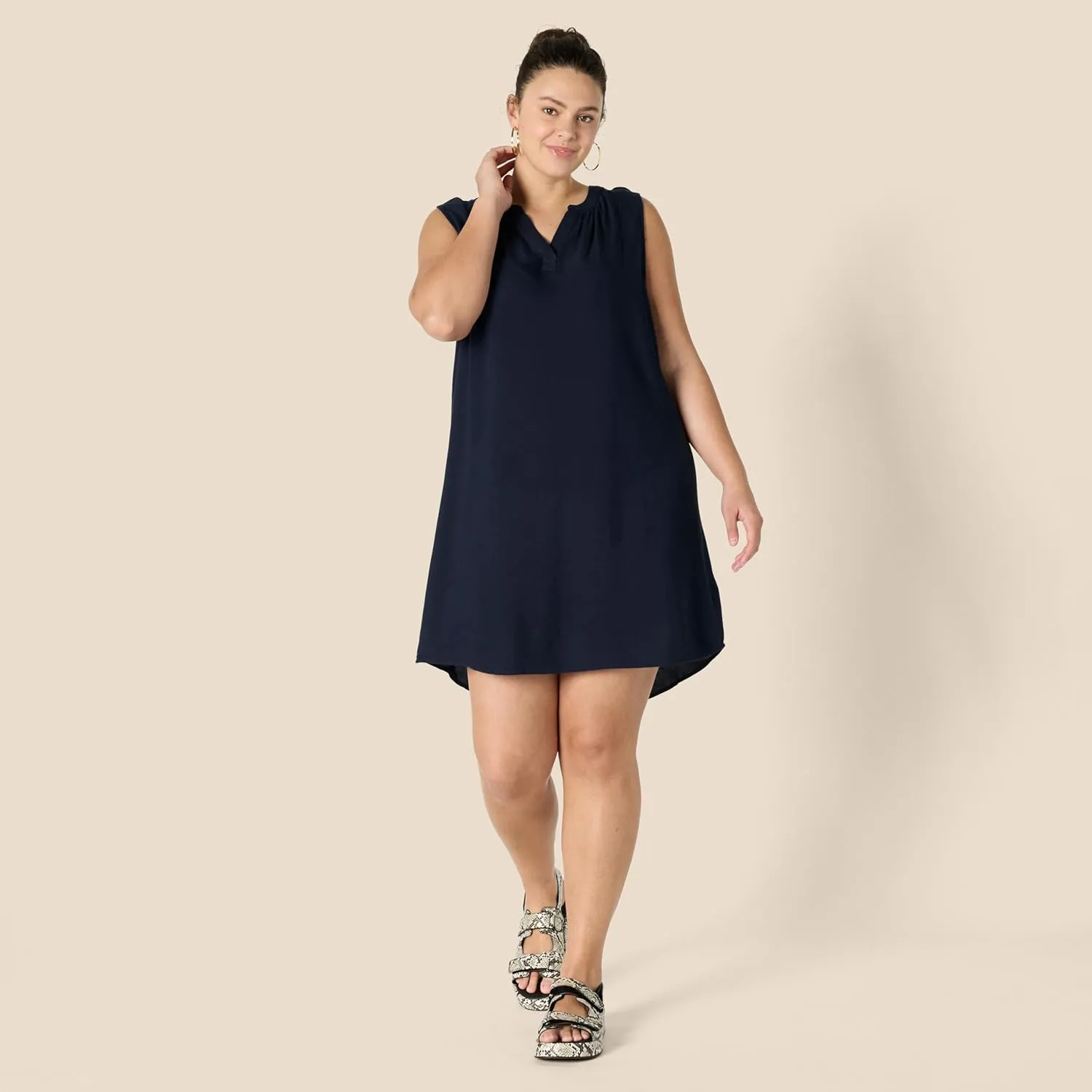 Amazon Essentials Women's Sleeveless Woven Shift Dress