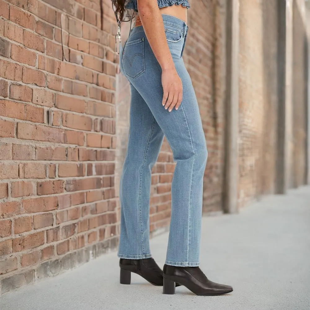 Levi's Women's Classic Straight Jeans