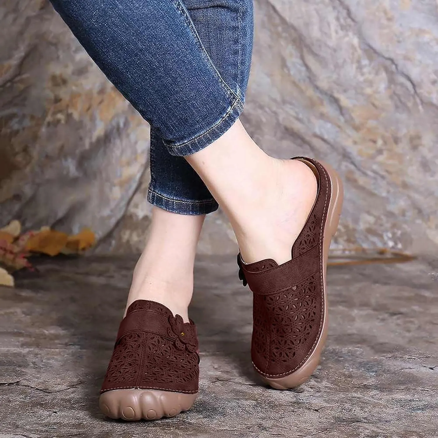 oiangi Womens Flower Hollow Wedge Sandals Summer Casual Baotou Closed Toe Slip on Slipper Lightweight Comfortable Ladies Outdoor Beach Shoes Slides