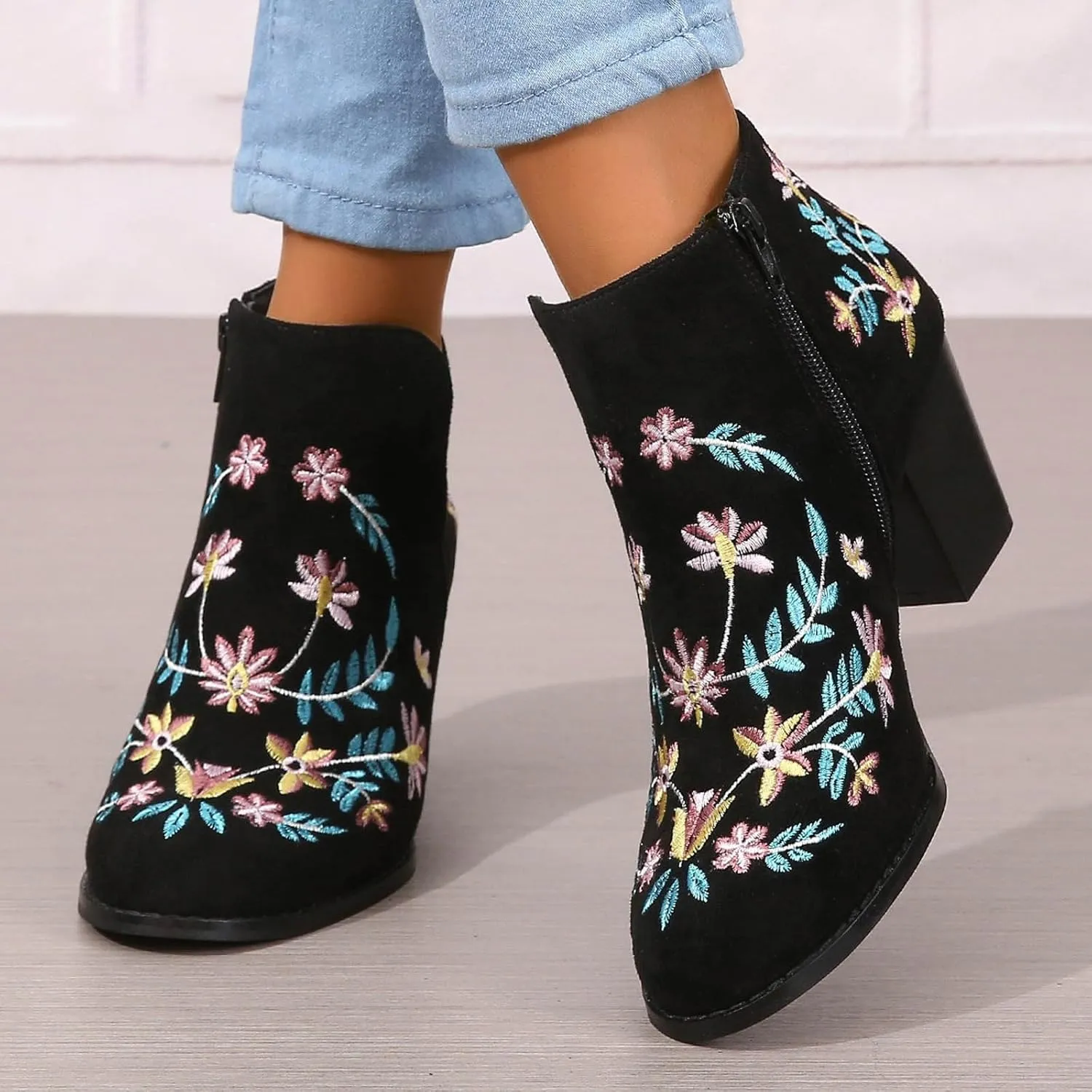 Womens Cowboy Boots Chunky Block Heel Pointed Toe Embroidery Womens Cowboy Boots Ankle Short Western Boots for Women