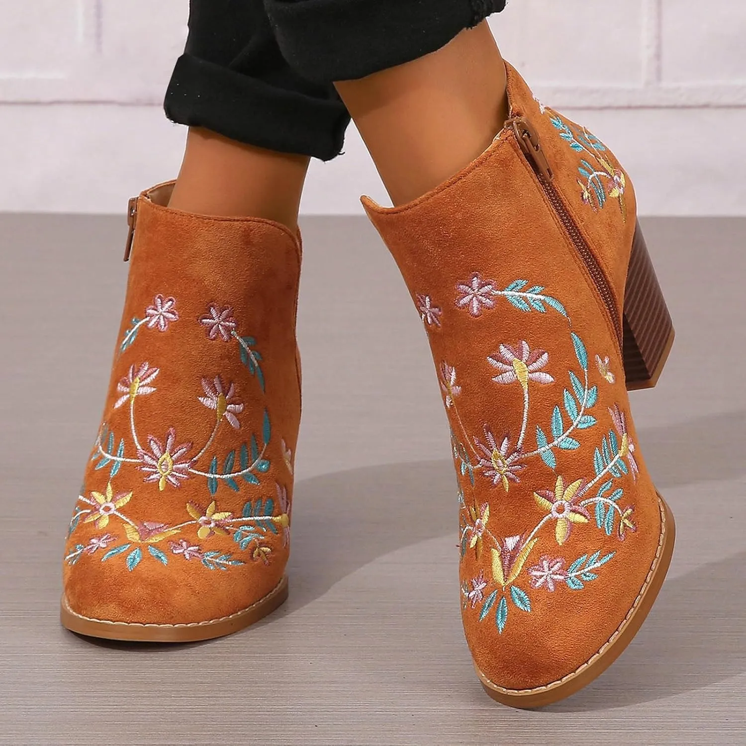 Womens Cowboy Boots Chunky Block Heel Pointed Toe Embroidery Womens Cowboy Boots Ankle Short Western Boots for Women