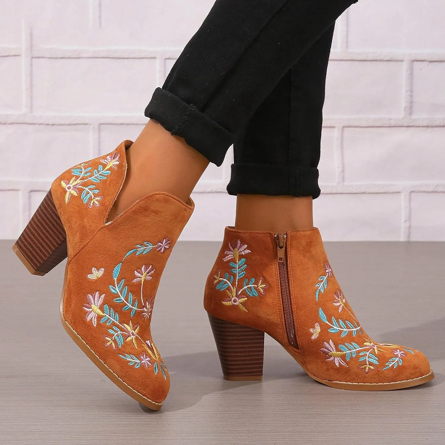 Womens Cowboy Boots Chunky Block Heel Pointed Toe Embroidery Womens Cowboy Boots Ankle Short Western Boots for Women