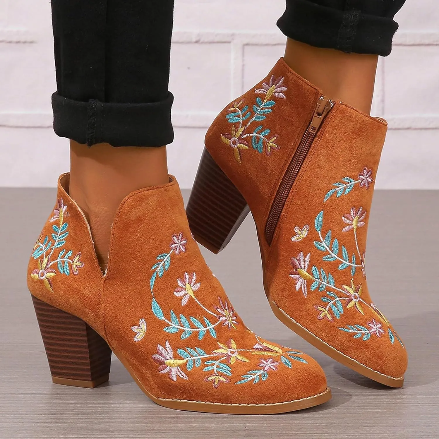 Womens Cowboy Boots Chunky Block Heel Pointed Toe Embroidery Womens Cowboy Boots Ankle Short Western Boots for Women