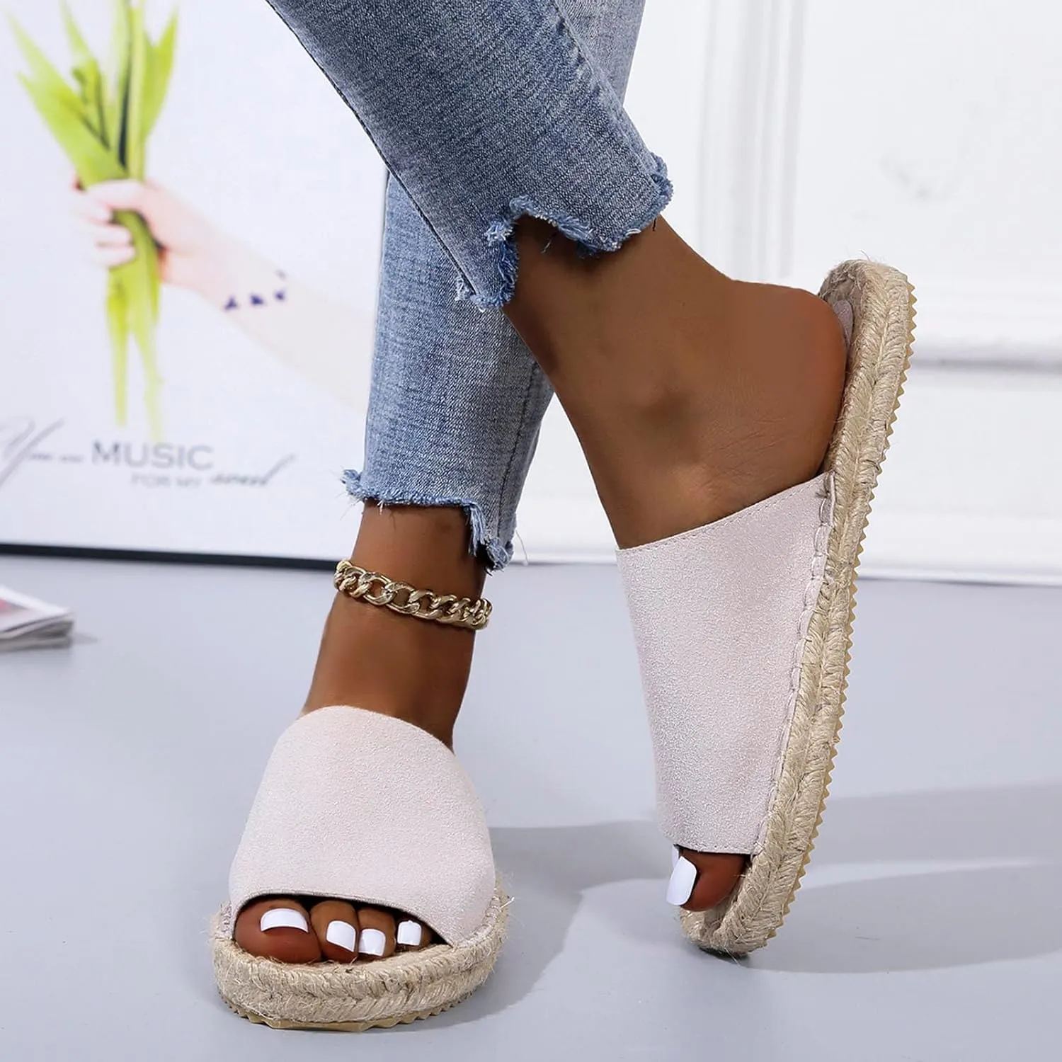 Womens Raffia Sandals Straw Woven Flats Flip Flops Basic Plain Slippers Slip On Sandal Comfy Beach Slides for Summer
